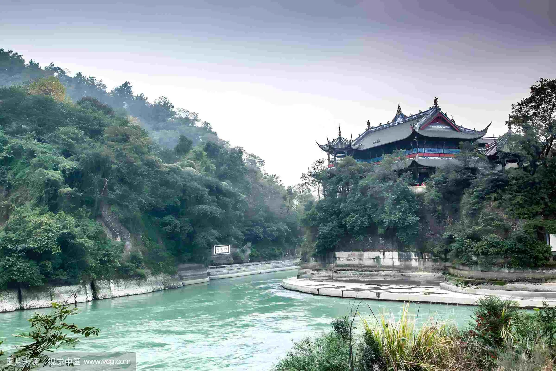 <6‑Day Tour > Jiuzhaigou  + Huanglong + Panda Base + Dujiangyan