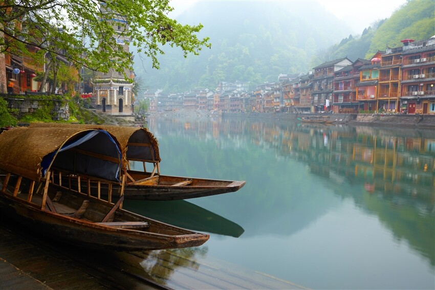 <5‑Day Tour>  Zhangjiajie + Fenghuang Ancient Town + Morong Miao Village