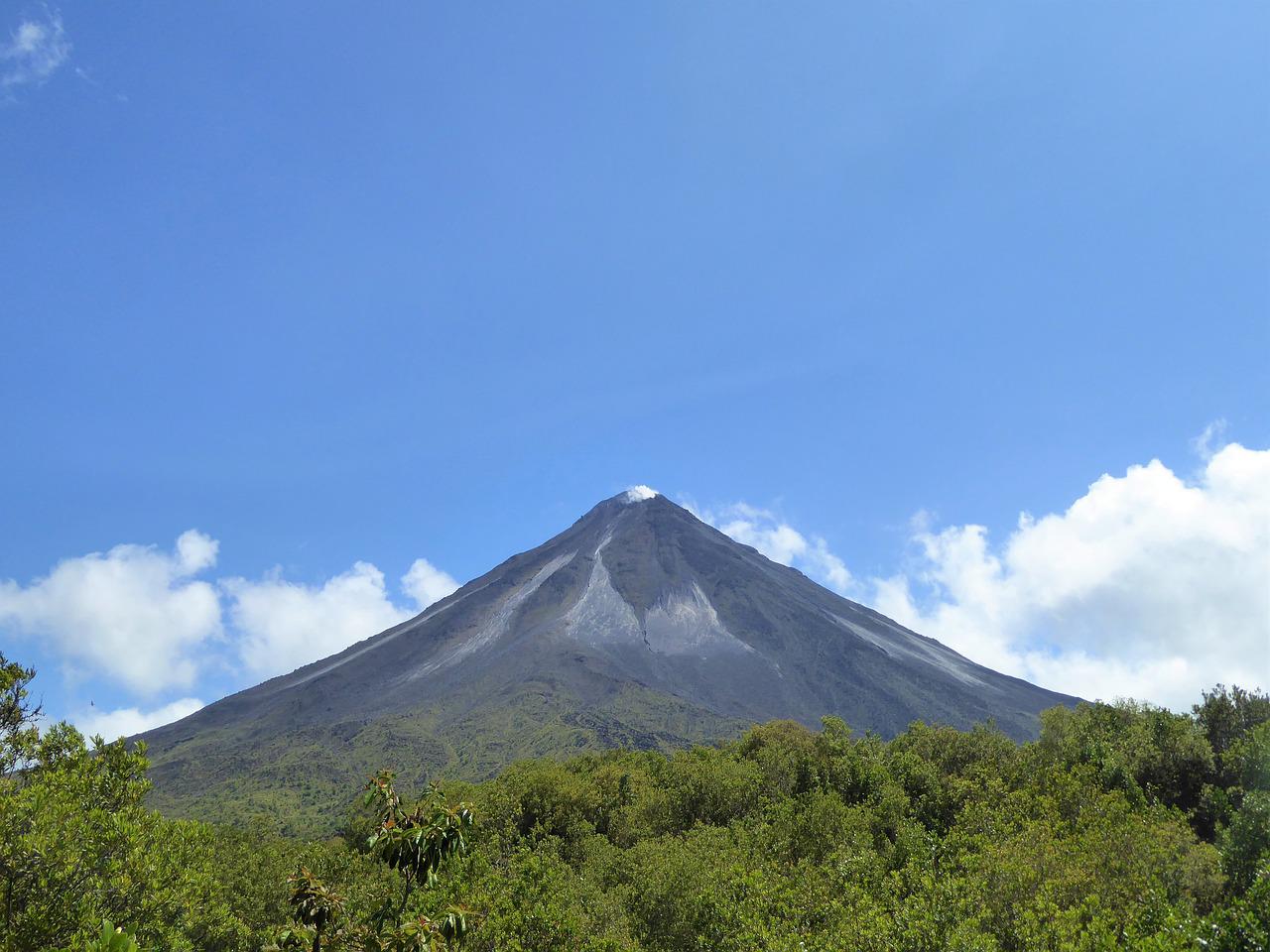 阿雷纳火山 Arenal Volcano