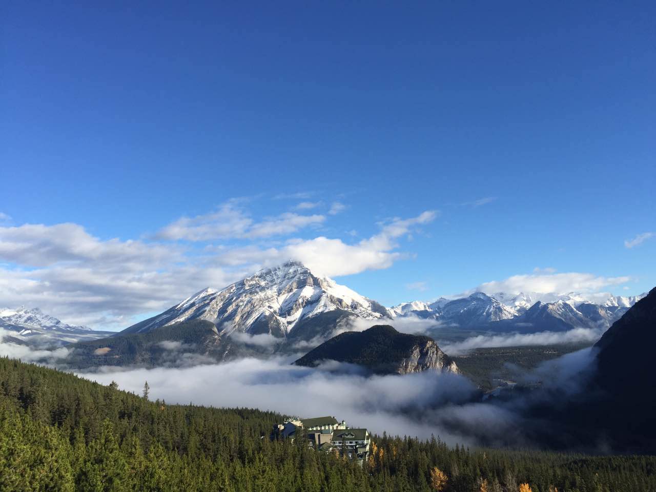 Calgary/Banff boarding + Banff + Jasper Three National Parks-2 days tour