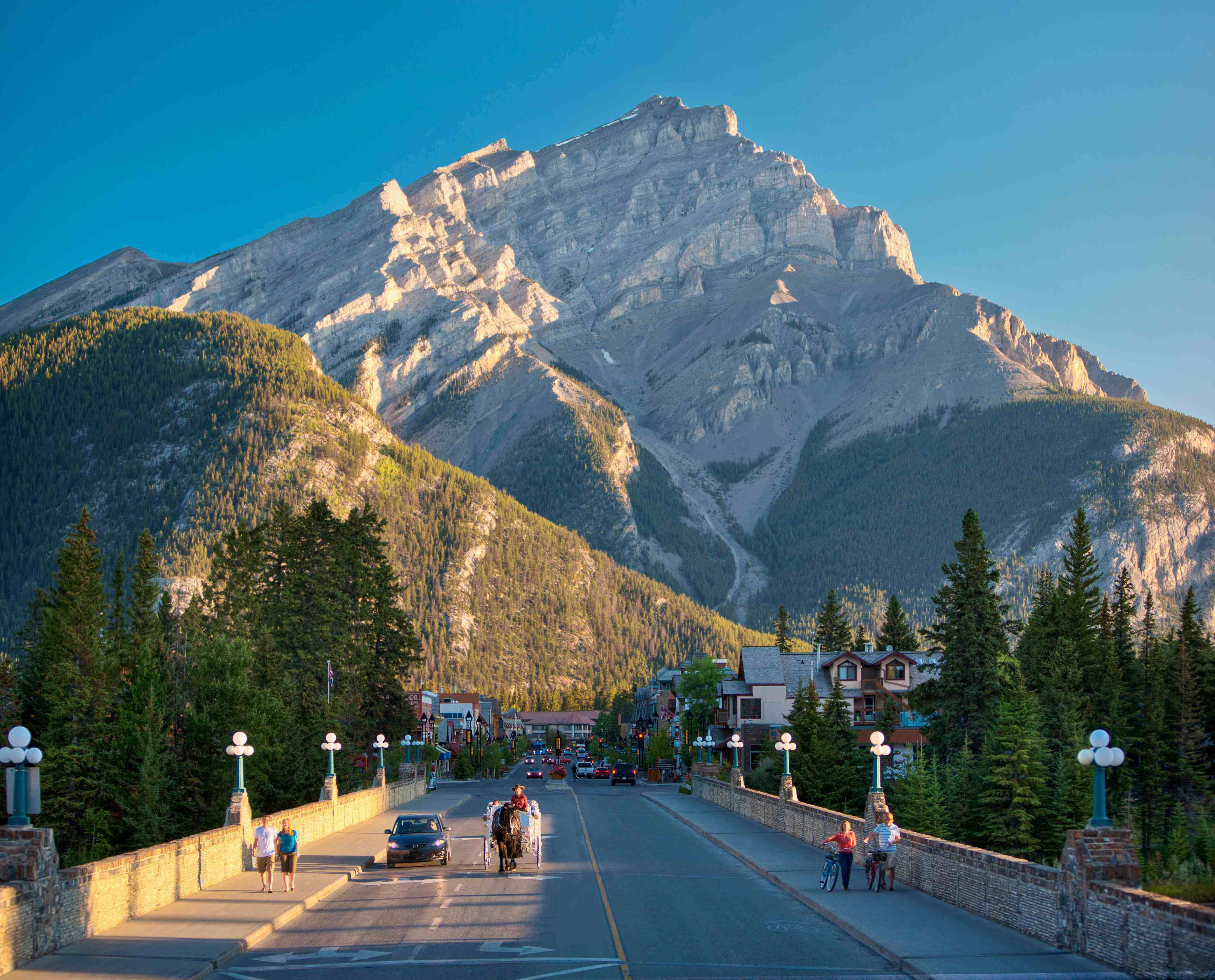 4 Day Banff, Icefield, and Jasper Packaged Tour
