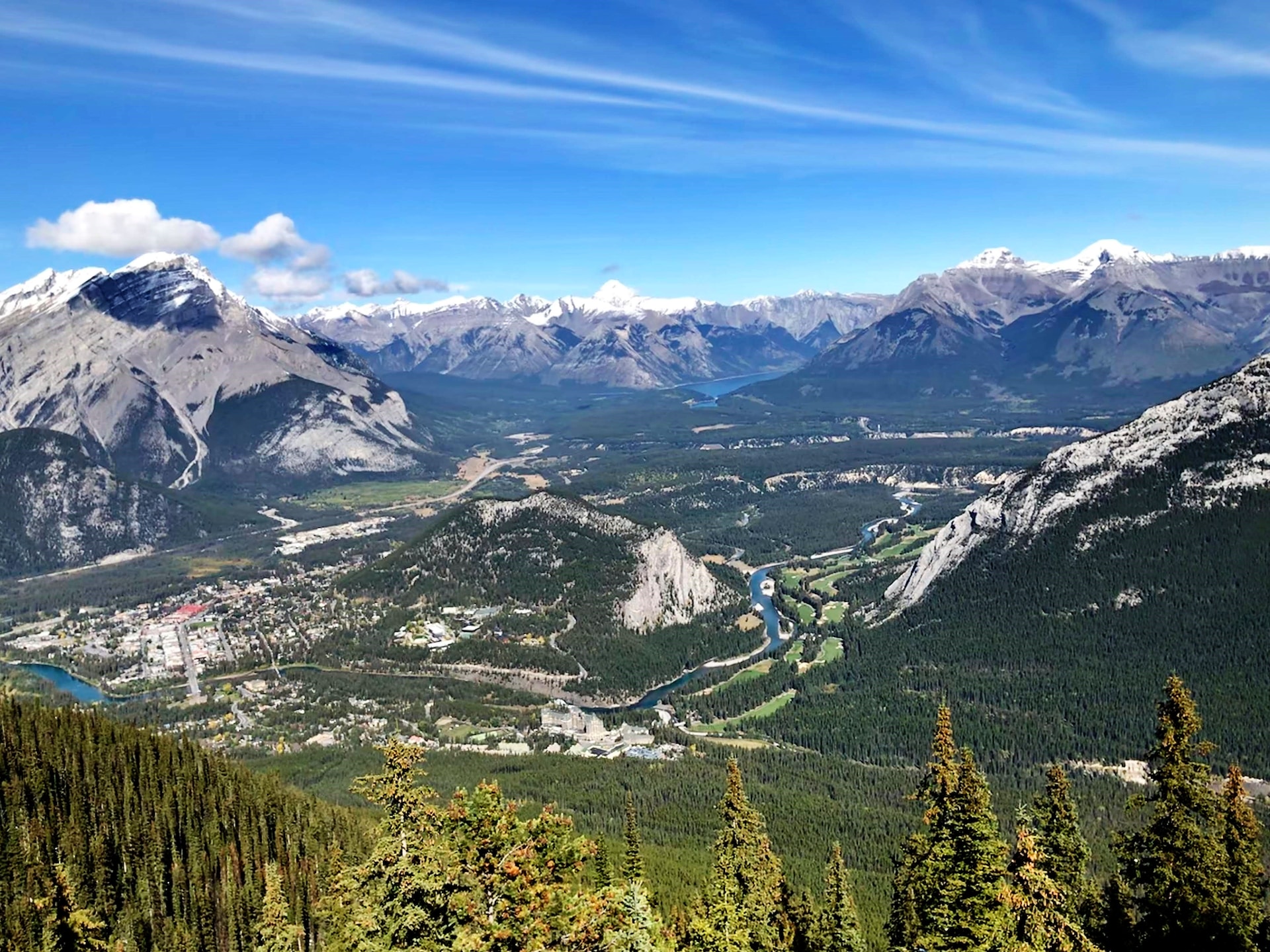 [5-Day Canadian Rockies] in Banff, Kootenay,Jasper, visit Lake Louise, Moraine Lake, Lake Minnewanka, and Maligne Lake. Walk on Johnston Canyon, Marble Canyon and Columbia Icefield, Airport pickup [Comp. bottled water & luggage tag, Travel APP FREE seat selection]