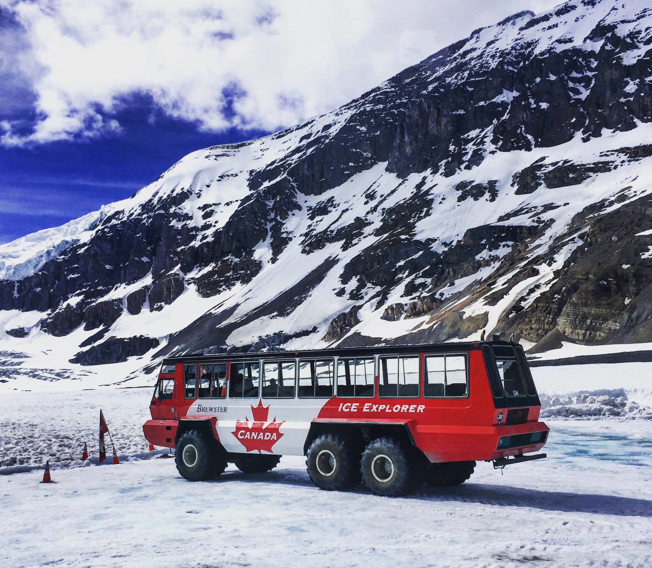 Summer Rockies, Banff + Lake Louise + Icefield from Calgary, visit Moraine Lake, Yoho National Park 4-days tour