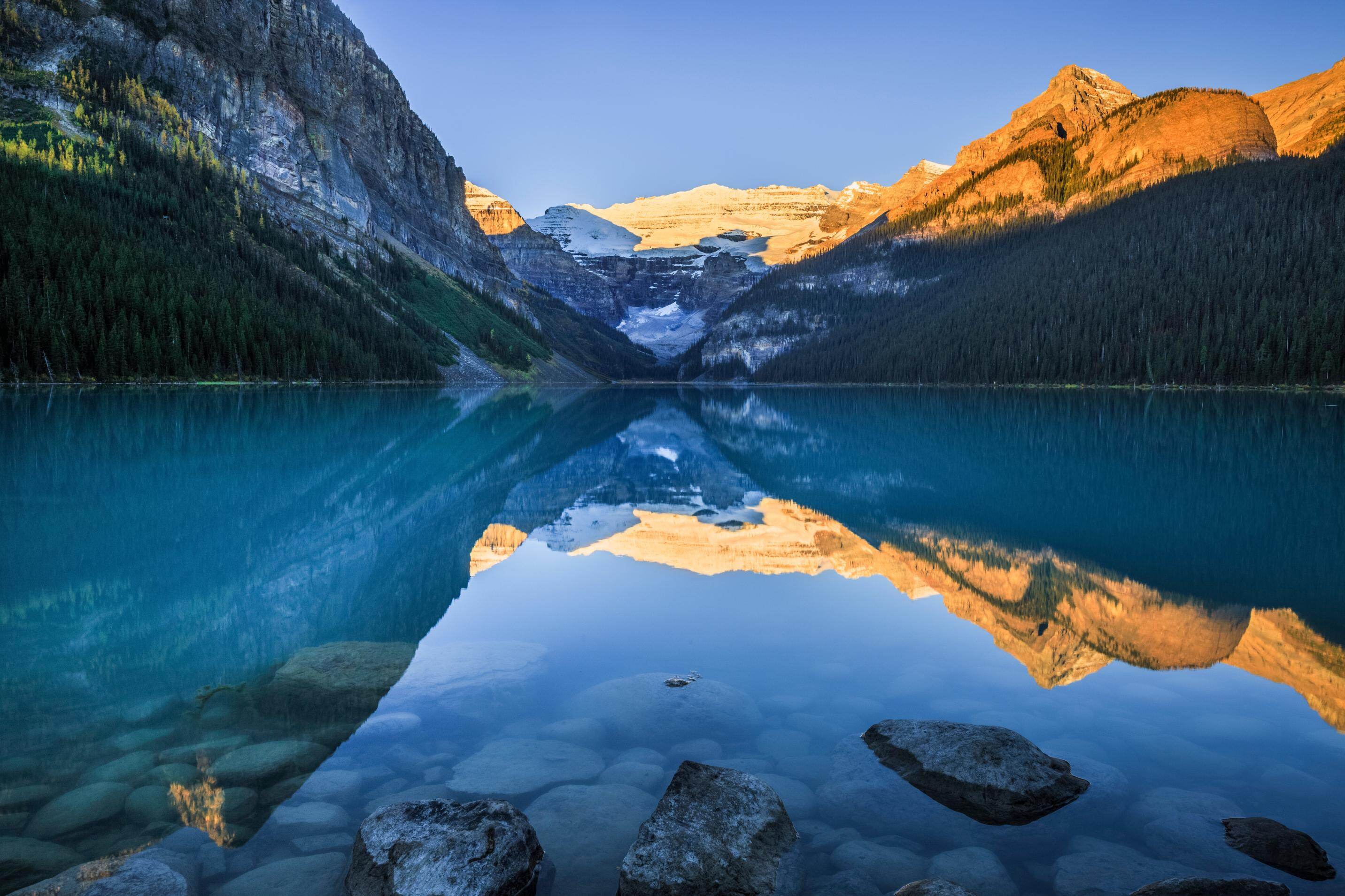 4 Day The Best of Canadian Rockies, Banff, Lake Louise, Moraine Lake and Icefield Packaged Tour