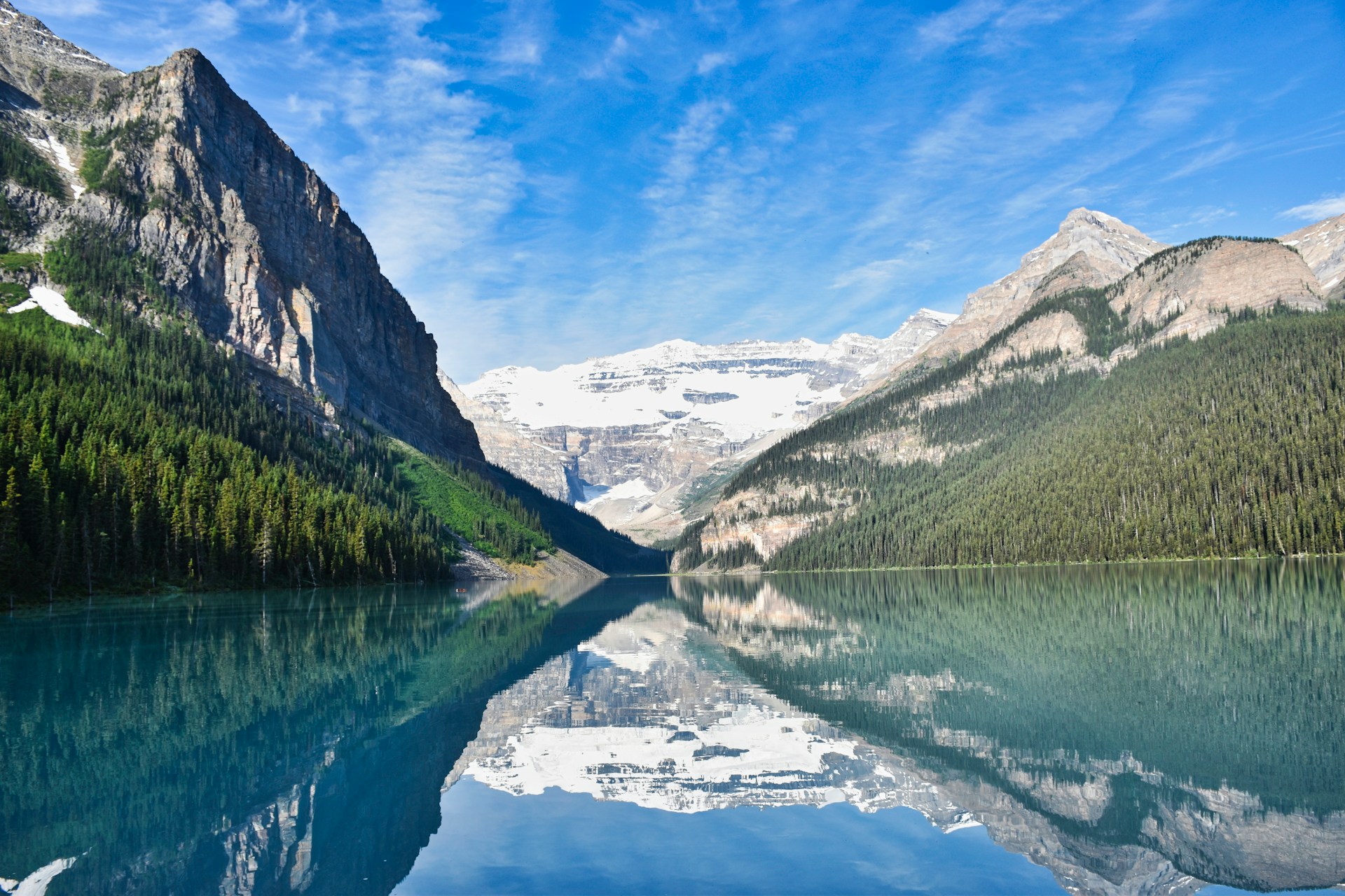 5-day Rockies + Victoria One-way Tour, visit Lake Louise, Columbia Icefield, Banff, Johnston Canyon, Vancouver , Calgary airport pick up