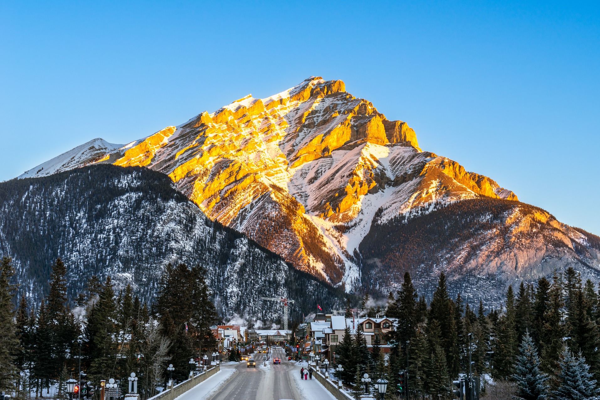 3-Day Winter Rockies Tour Package, visit Johnston Canyon, Banff National Park, Cave and Basin, Peyto Lake and Bow Lake