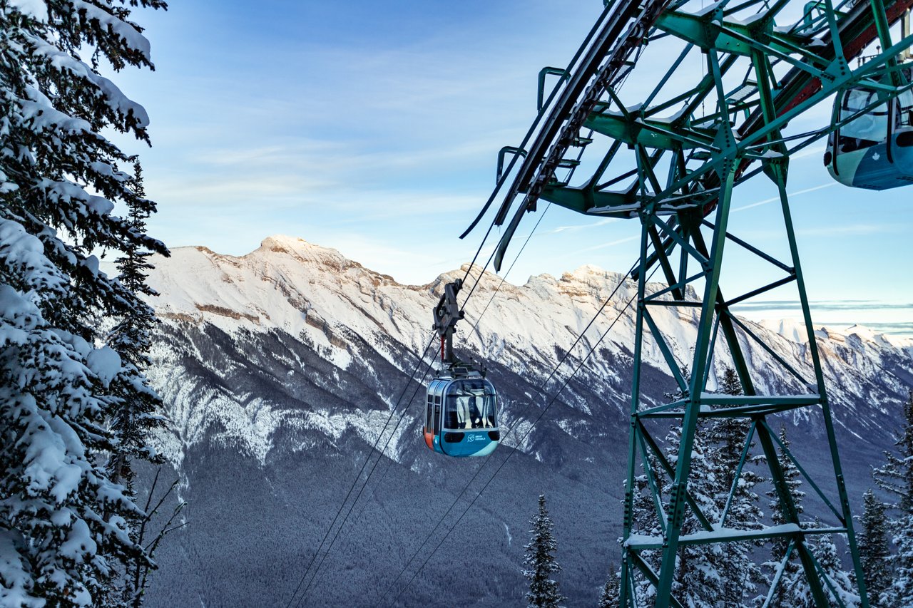 [4-Day Tour] Winter Rockies in Banff, Lake Louise and Johnston Canyon, Complimentary airport pick-up