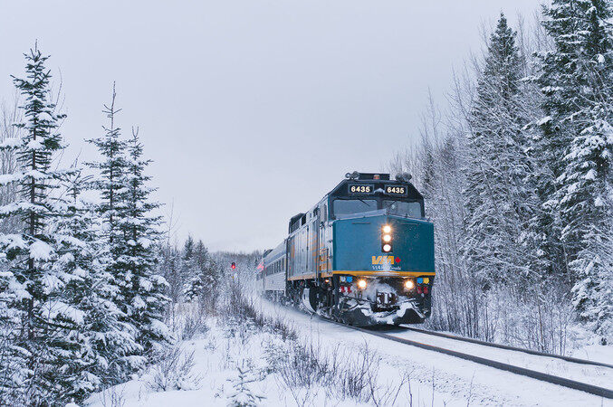 7-Day Winter Rockies Half-Self-Guided Train Tour from Calgary to Vancouver – Banff, Lake Louise, Jasper & VIA Rail Journey