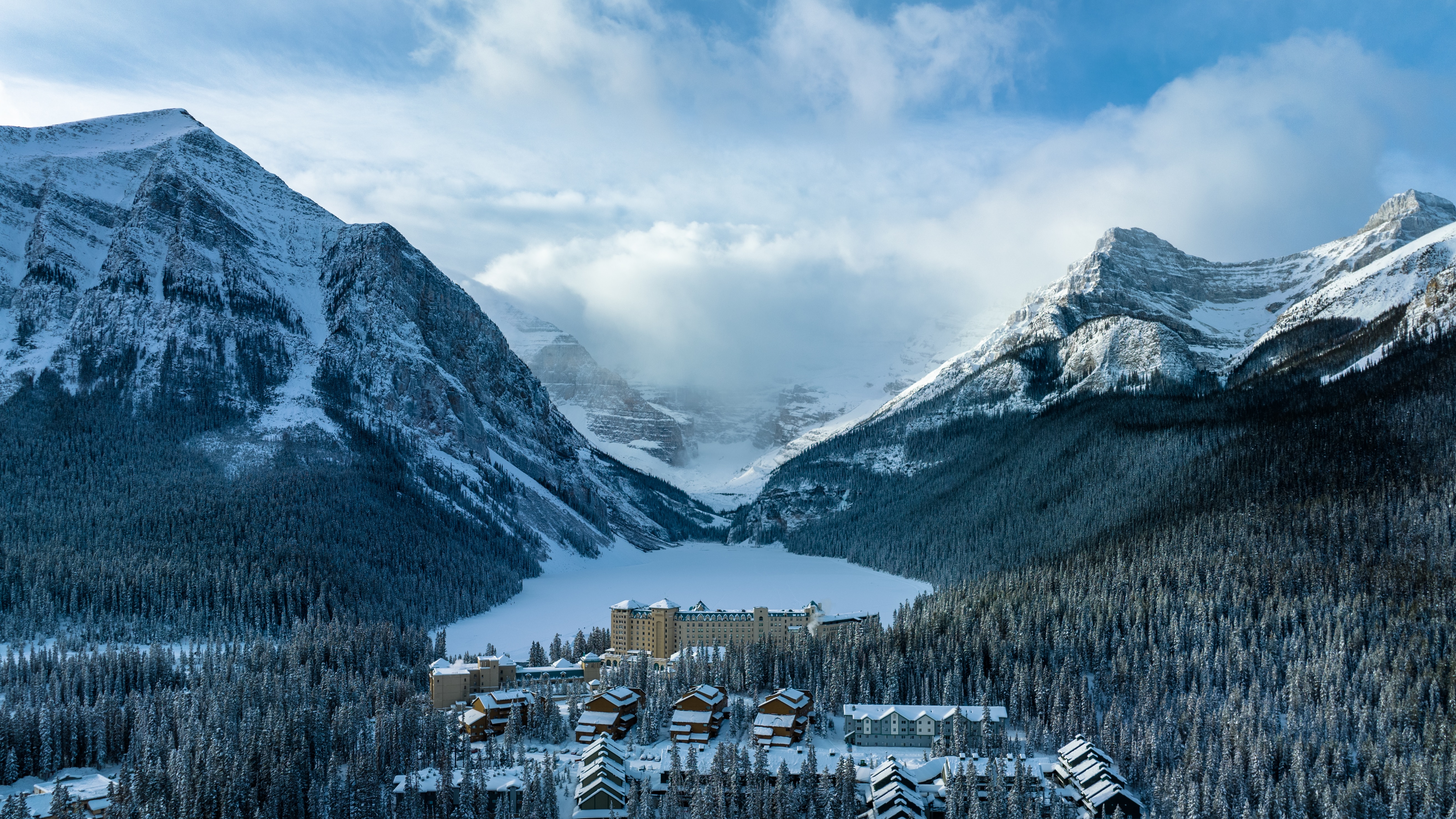 4-day Winter Rocky Mountain Tour, Calgary in Vancouver out,  free time in Banff Town, Banff Gondola + Hot Springs, winter wonderland Lake Louise
