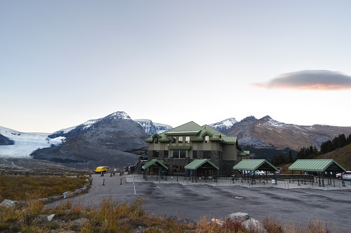 5-Day Authentic Banff, Waterton, and Glacier Tour Package, Exclusively arranged for one night stay at the Icefields Parkway Hotel