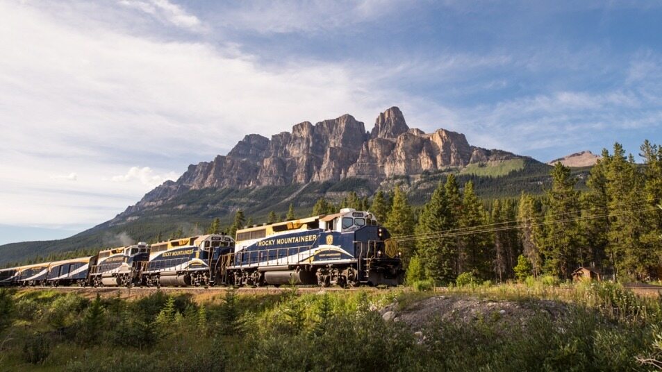 6 Day Premium Rocky Rail Adventure: YVR to YYC (Rocky Mountaineer)