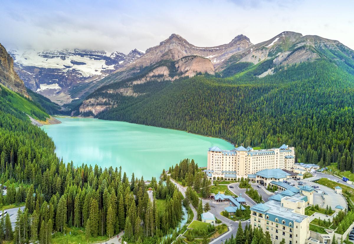 [4-Day Canadian Rockies LOCAL tour] Fairmont Chateau Lake Louise Experience , visit Banff, Lake Louise, Jasper, Icefield and YOHO