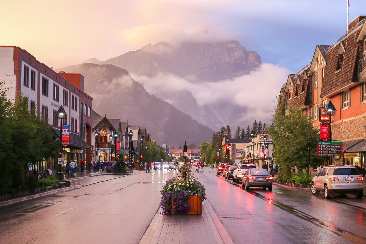 [4-Day Canadian Rockies LOCAL tour] Fairmont Banff Springs Experience , visit Banff, Lake Louise, Jasper, Icefield and YOHO