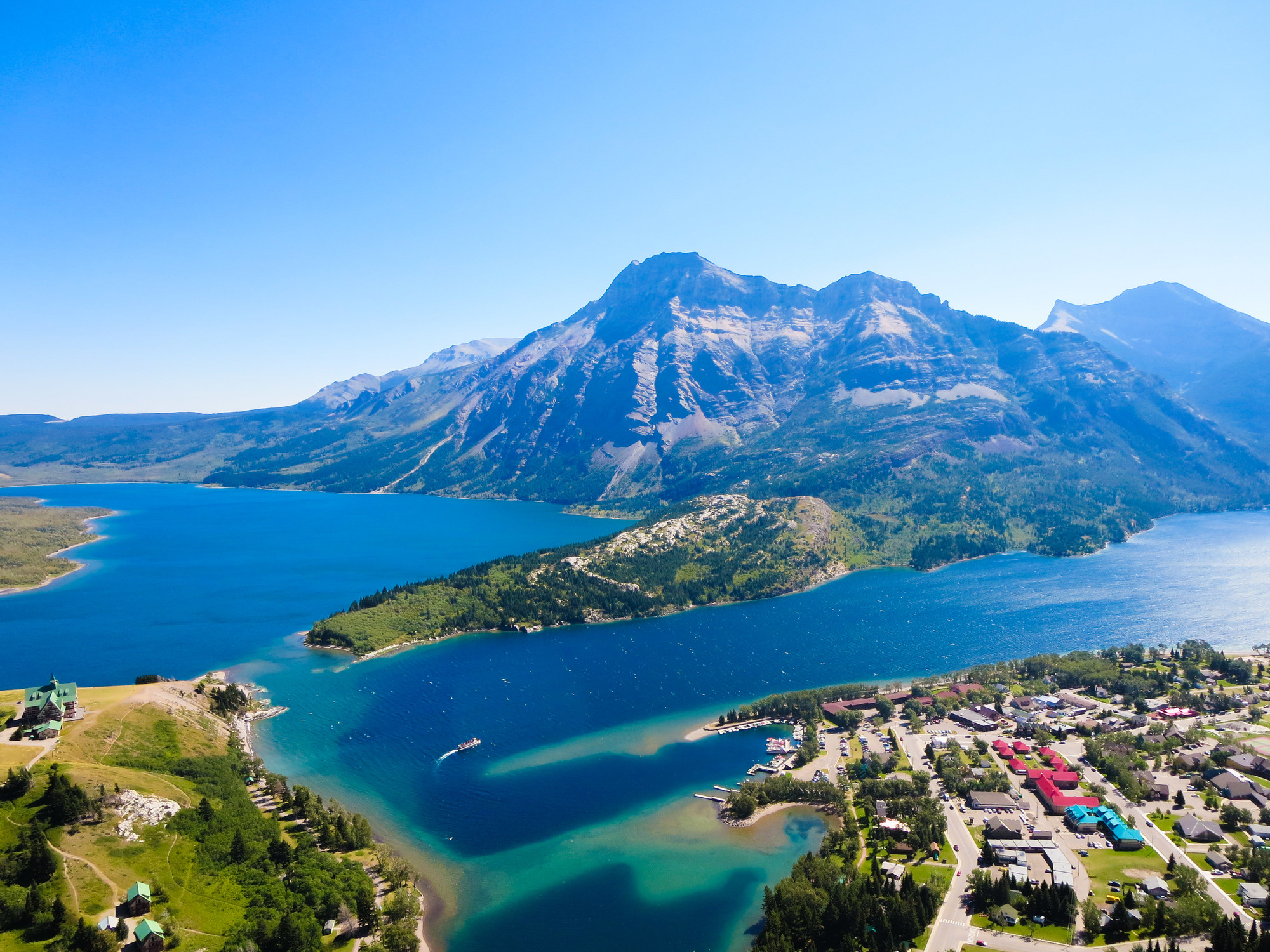 Best of Waterton National Park Day Trip (Waterton Lakes, Prince of Wales Hotel, Cameron Falls)