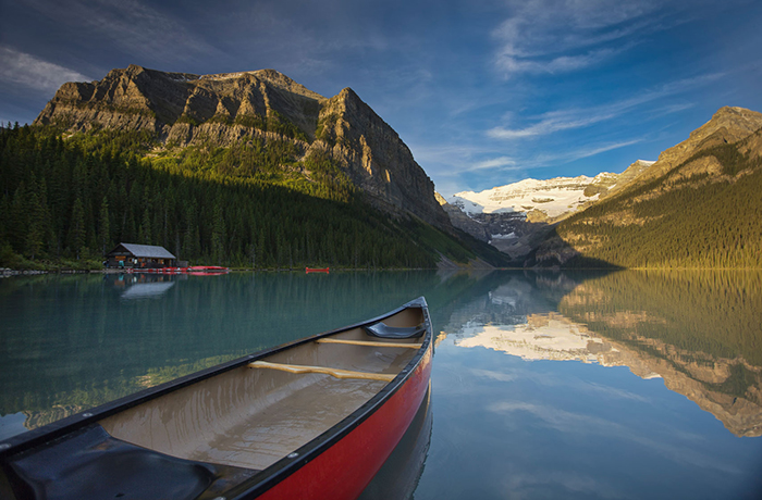 Local pickup in Calgary + Columbia Ice Field + Yoho National Park-Exploring Ice Field-Lake Louise + Emerald Lake + Moraine Lake Three Wonderland Lakes-2 days tour