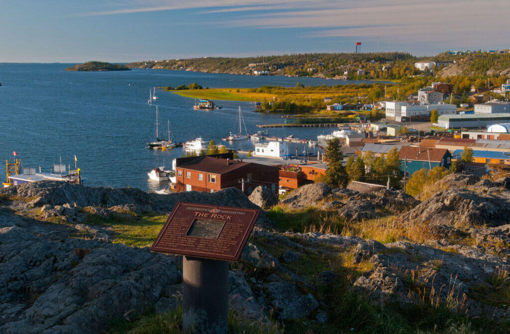 4-Day Yellowknife Aurora Gold Package | 98%+ Northern Lights Viewing Chance | Dog Sledding & Helicopter Tour | Breakfast, Mandarin Guide & Airport Transfer