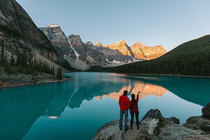 5-day Summer Rockies + Victoria One-way Tour, visit Jasper, Lake Louise, Moraine Lake, Columbia Icefield, Snowcoach+Skywalk, Vancouver airport pick up