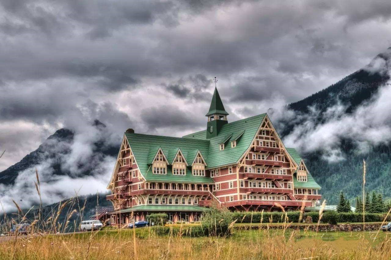 [1-Day Canadian Rockies] Waterton Lakes, Prince of Wales Hotel, Cameron Falls