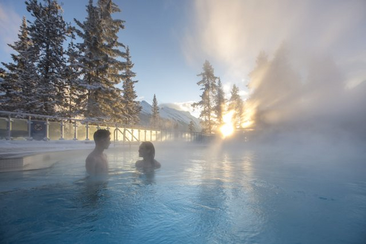 4-day Winter Rocky Mountain Tour, Calgary in Vancouver out, free time in Banff Town, Banff Gondola + Hot Springs, winter wonderland Lake Louise
