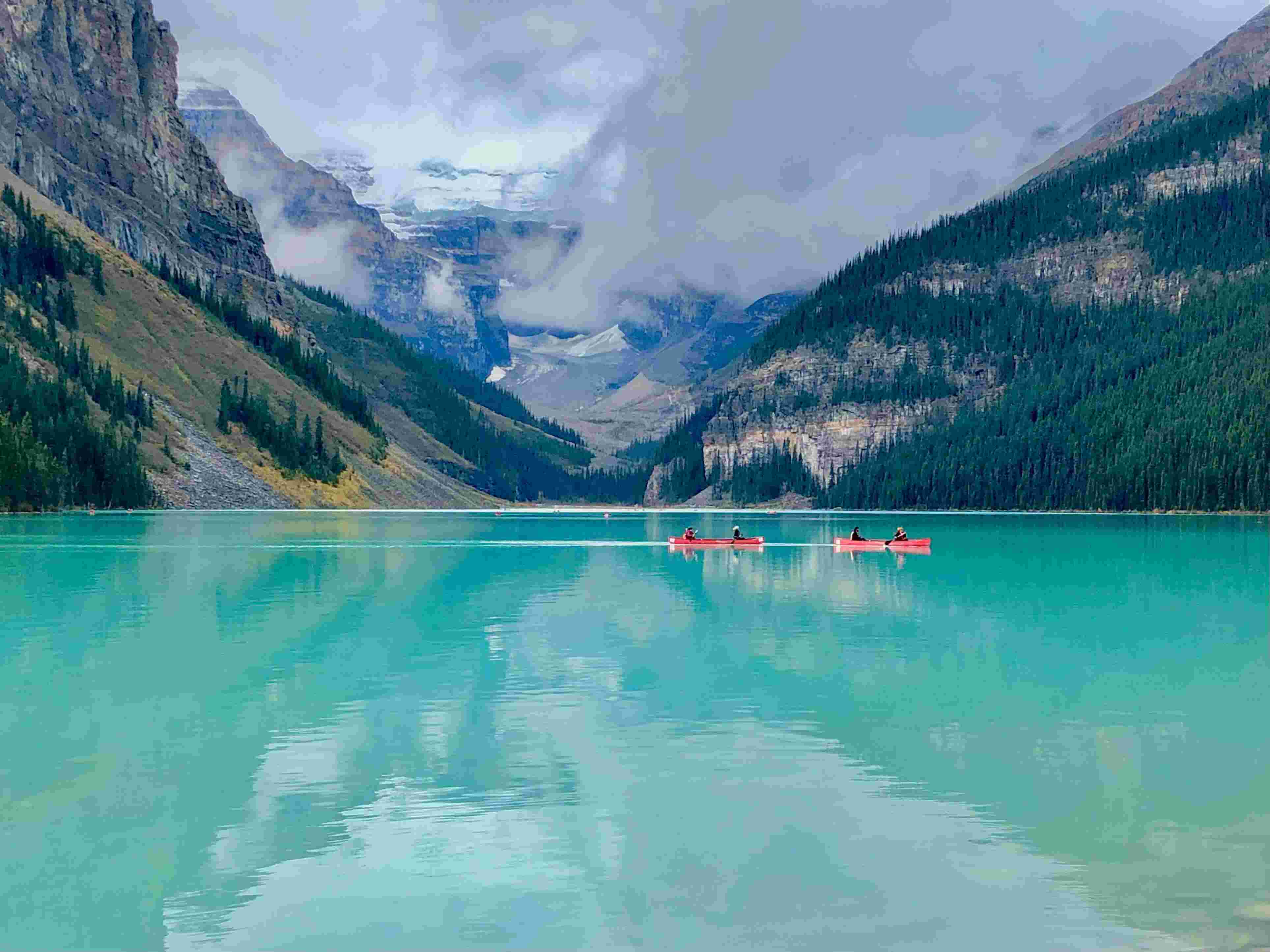 Vancouver+ Kamloops+ ColumbiaIce Icefield+ Banff National Park+ Kelowna 5-day Tour