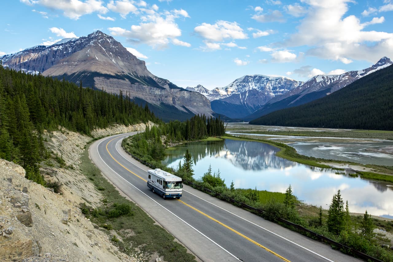 6-Day Summer Canadian Rockies Vancouver in/out Tour