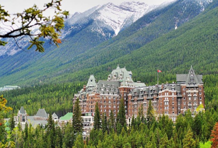 5-Day Fairmont Banff Experience of Canadian Rockies Tour
