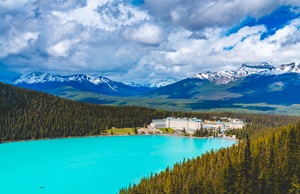 5-Day Canadian Rockies Premium Tour : Fairmont Chateua Lake Louise