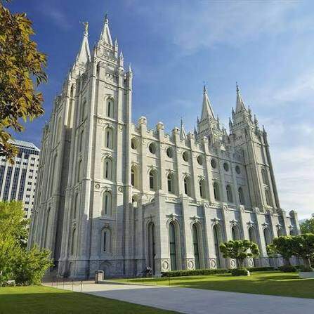 7-Day Denver: Yellowstone, Arches & Mount Rushmore Tour | West USA